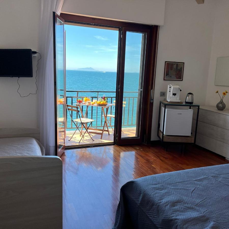 Vip Sul Mare Bed & Breakfast Castellammare di Stabia Ngoại thất bức ảnh