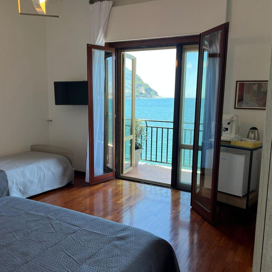 Vip Sul Mare Bed & Breakfast Castellammare di Stabia Ngoại thất bức ảnh
